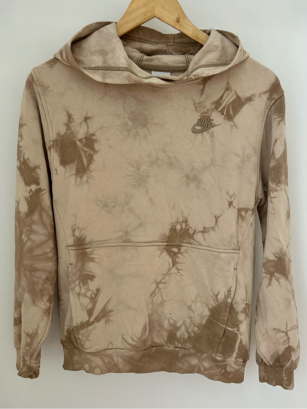 Nike Sportswear Club Fleece Tie Dye Hoodie Big Kids Size Large Tan 19x22